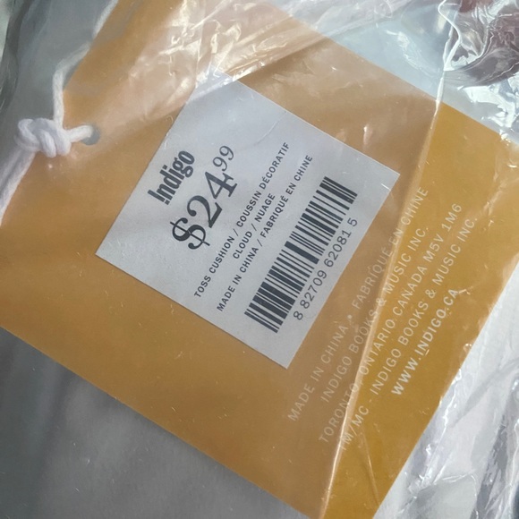 Indigo OUI Cloud & Rainbow Toss Cushions (NWT) - Picture 3 of 3